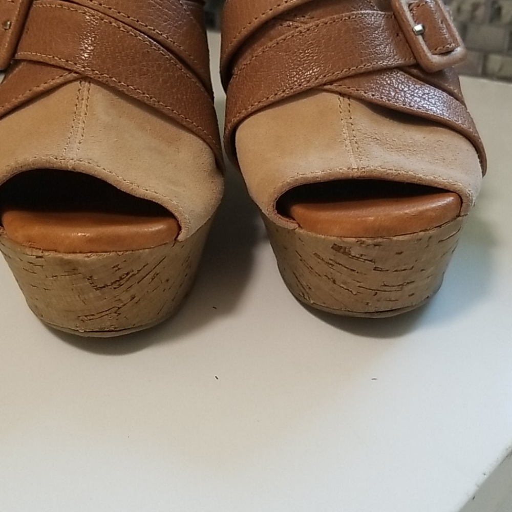 Wedge Heel Open Toed Sandals. - Picture 9 of 9